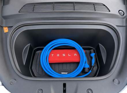 Tesla - Model Y