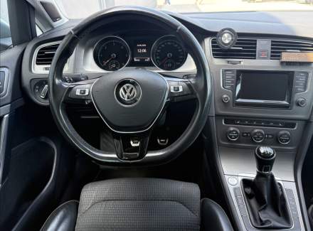 Volkswagen - Golf