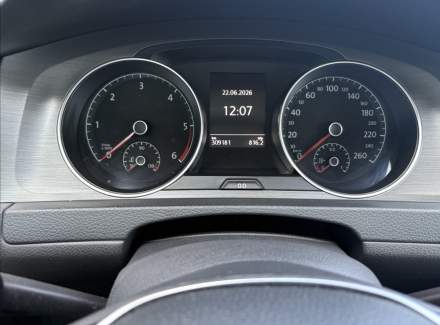 Volkswagen - Golf