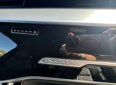 Audi - A8