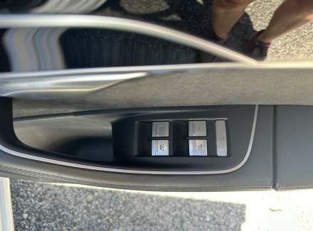 Audi - A8