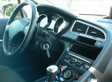 Peugeot - 3008