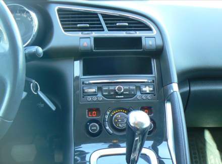 Peugeot - 3008