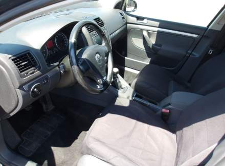 Volkswagen - Golf
