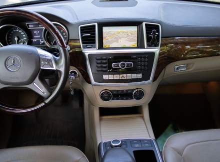 Mercedes-Benz - M-class