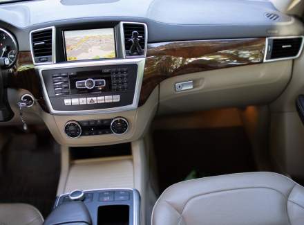 Mercedes-Benz - M-class