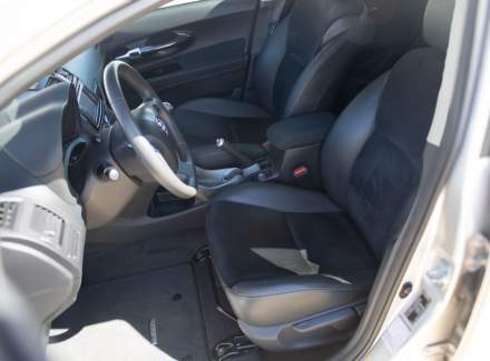 Toyota - Auris