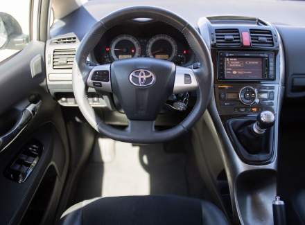 Toyota - Auris