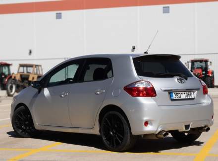 Toyota - Auris