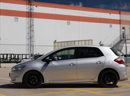 Toyota - Auris