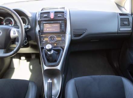 Toyota - Auris
