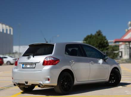 Toyota - Auris