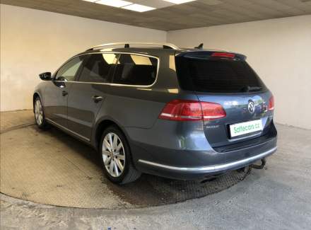 Volkswagen - Passat