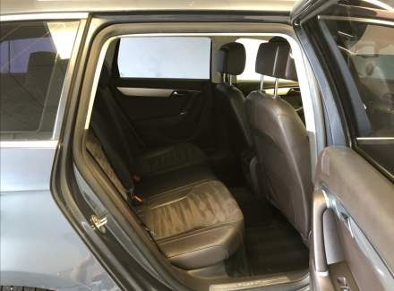 Volkswagen - Passat