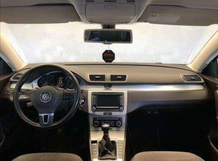 Volkswagen - Passat
