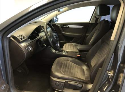 Volkswagen - Passat