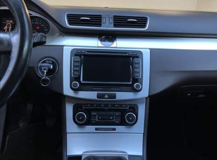Volkswagen - Passat