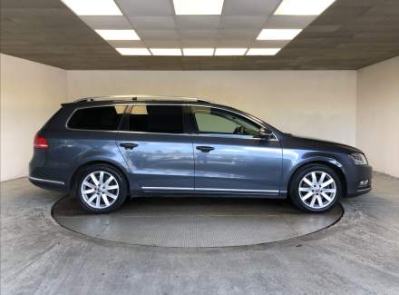 Volkswagen - Passat