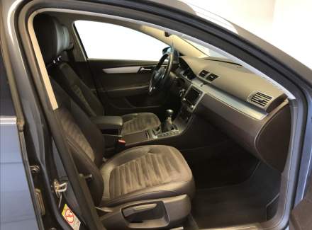 Volkswagen - Passat