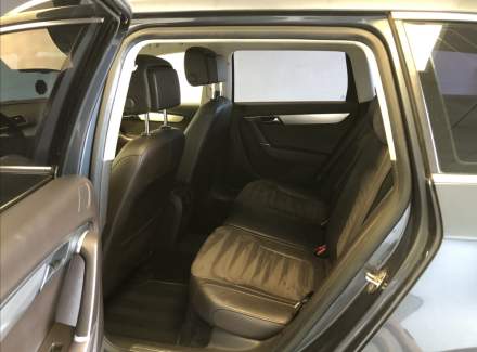 Volkswagen - Passat