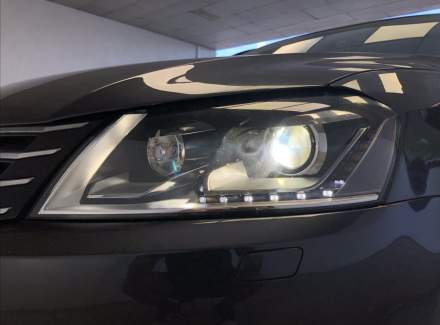 Volkswagen - Passat