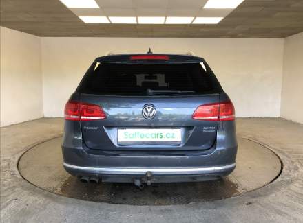 Volkswagen - Passat