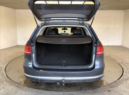 Volkswagen - Passat