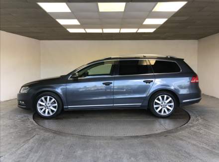 Volkswagen - Passat