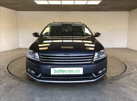 Volkswagen - Passat