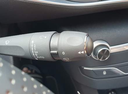 Peugeot - 308