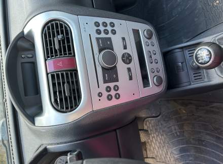 Opel - Corsa 1.0 12V (60 Hp)