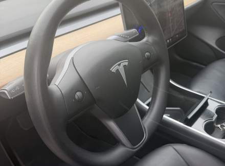 Tesla - Model 3
