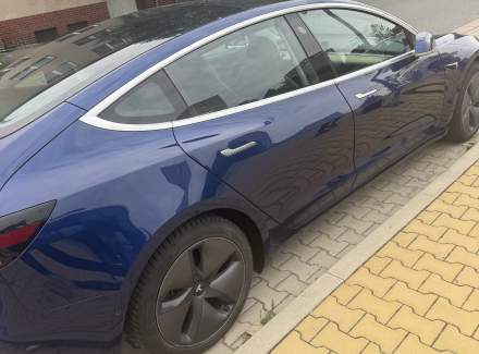 Tesla - Model 3