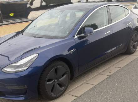 Tesla - Model 3