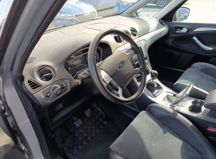Ford - S-MAX