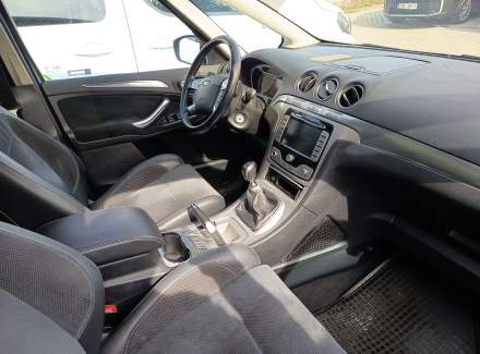 Ford - S-MAX
