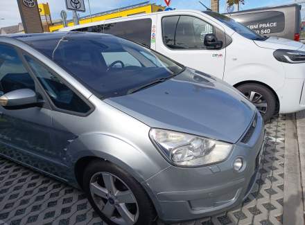 Ford - S-MAX