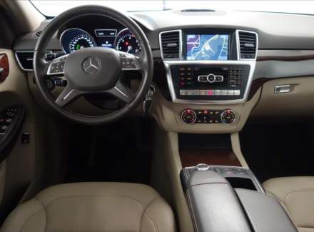 Mercedes-Benz - M-class