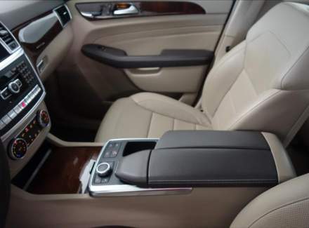 Mercedes-Benz - M-class