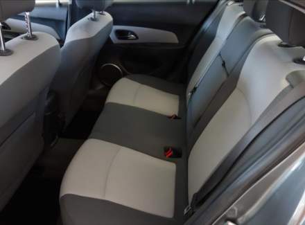 Chevrolet - Cruze