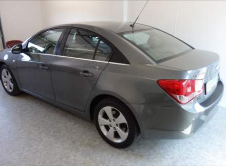 Chevrolet - Cruze