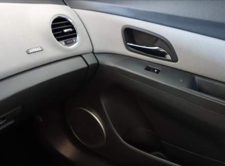 Chevrolet - Cruze
