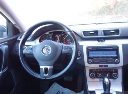 Volkswagen - Passat