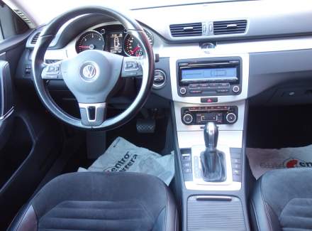 Volkswagen - Passat