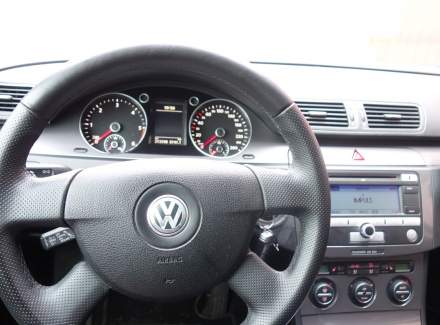 Volkswagen - Passat