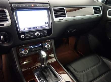 Volkswagen - Touareg