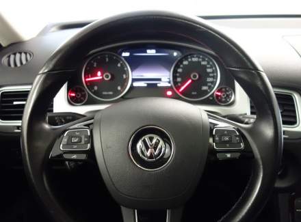 Volkswagen - Touareg