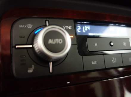 Volkswagen - Touareg