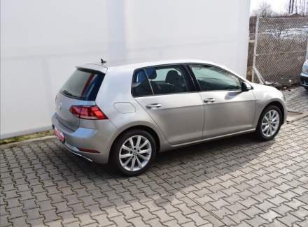 Volkswagen - Golf