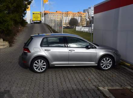 Volkswagen - Golf